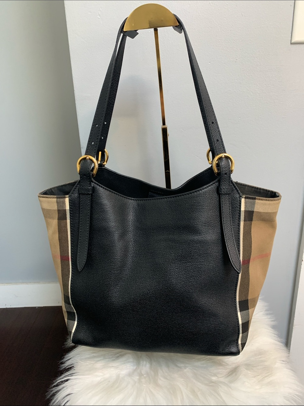 Authentic Burberry Canterbury Tote black leather, check sides - Picture 2 of 16